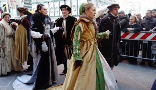 1月6日（エピファニア）のフィレンツェ 中世の衣装を来た歴史行列