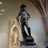必見！ドナテッロの『ダヴィデ』ルネサンスの訪れを告げる、謎の美少年ブロンズ像。